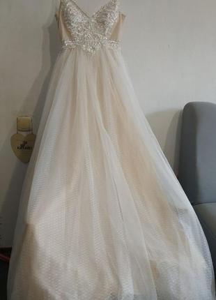 Шампанська лінійна весільна сукня, в ідеальному стані1 фото