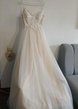 Шампанська лінійна весільна сукня, в ідеальному стані3 фото