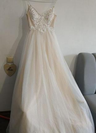 Шампанська лінійна весільна сукня, в ідеальному стані4 фото