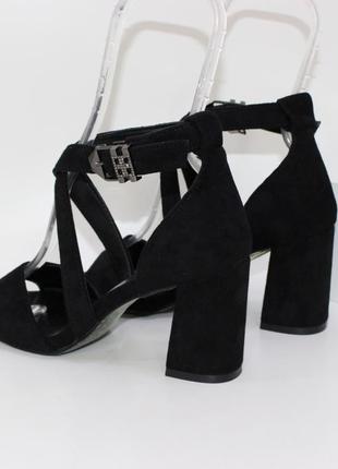 Черные босоножки на каблуке, босоножки на каблуке, замшевые босоножки черные, красивые босоножки на каблуке4 фото