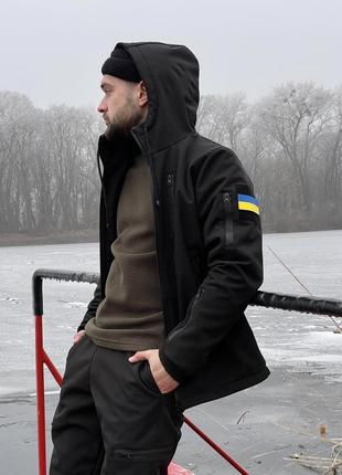 Демісезонна тактична чоловіча куртка з плащової тканини softshell з липучкою для шеврону чорна