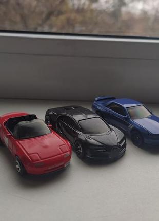 Продам hot wheels nissan, mazda, bugatti...