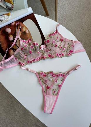 Женский розовый прозрачный полупрозрачный комплект в цветочную весеннюю вышивку.
