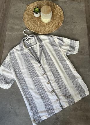 Легкая летняя рубашка с коротким рукавом