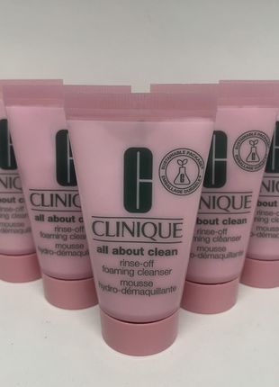 Clinique rinse-off foaming cleanser піна для вмивання