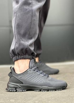 Мужские черно-серые кроссовки👟