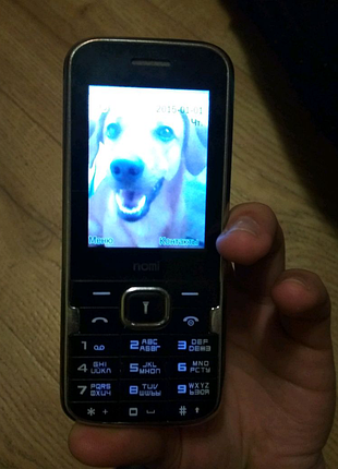 Телефон nomi i240 на 2 сім карти