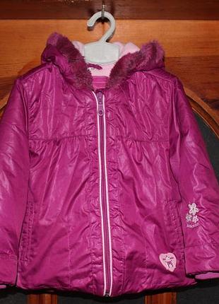 Яркая демисезонная куртка с карманами для девочки на рост 86см. германия.