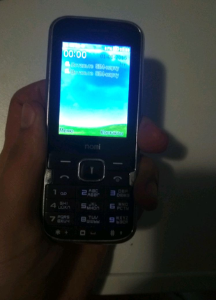Телефон nomi i240