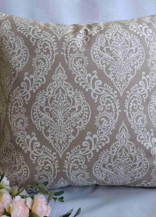 Декоративная наволочка 40*40 с вензелями для декора