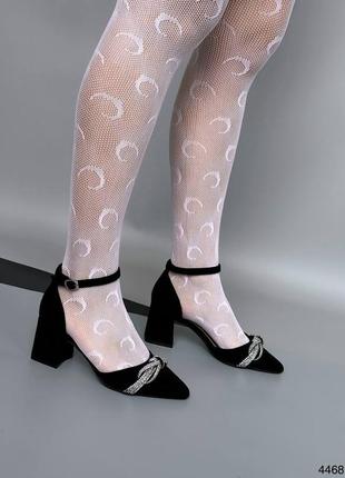 Черные женские туфли на маленьком каблуке каблуке с серебряным бантиком с ремешком3 фото