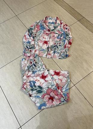 Пижама женская со штанами в цветочный принт набор для сна1 фото