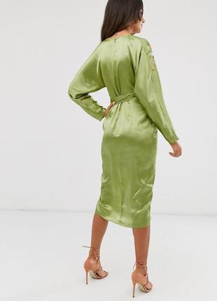 Стильна міді сукня з атласу з вишивкою asos disign2 фото