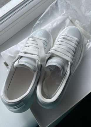 Кросівки жіночі білі alexander mcqueen white2 фото