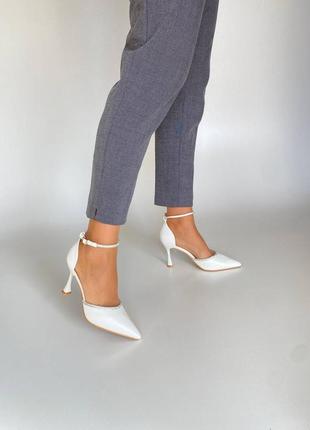 Шикарные женские белые туфли на каблуке, эко кожа, 38-39-4010 фото