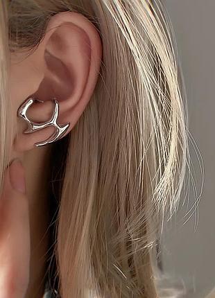 Стильные серьги необычной формы, серебряного цвета