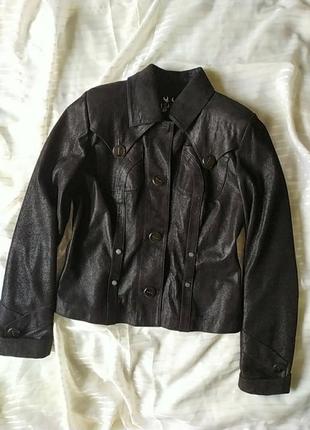 Курточка , піджачок .