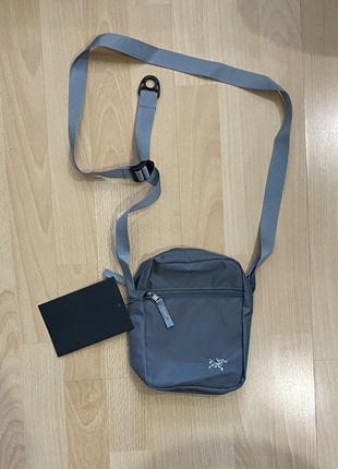 Сумки eastpak,carhartt, arctery та 3 patagonia5 фото