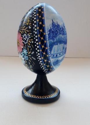 Пасхальное деревянное яйцо на ножке ,авторская сюжетная  роспись. петриковская  роспись.3 фото