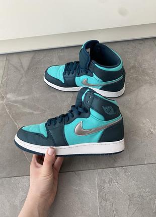 Nike кроссовки