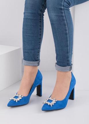 Женские синие туфли на каблуке