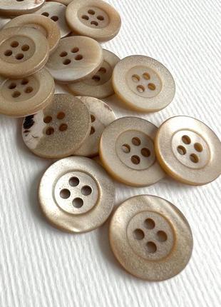 Пуговица 7/689 костюмная бортик матовая 4отв 17мм бежевая ракуш