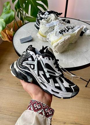 Женские кроссовки черные с белым в стиле balenciaga runner black white