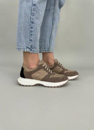 Жіночі шкіряні кросівки (6201-1) 38 vzutik бежевий (2000002279846)