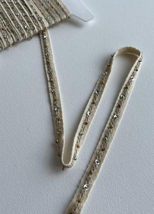 8/050 лента крючкованая с паетками и бисером бежевая 12мм коттон