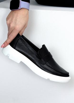 Стильные черные кожаные туфли лоферы натуральная кожа флотар на белой подошве5 фото