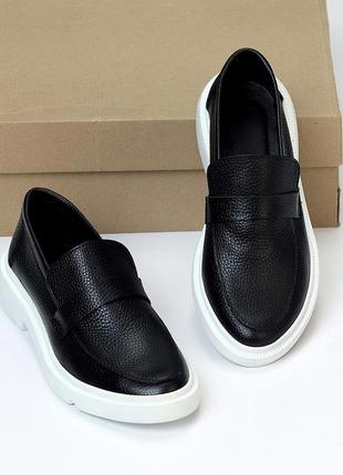 Стильные черные кожаные туфли лоферы натуральная кожа флотар на белой подошве9 фото