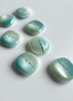 Пуговица  костюмная  низкий бортик квадрат 2отв бирюзовая  17мм пластик