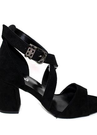 Женские черные замшевые босоножки на каблуке 7 см3 фото
