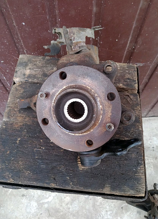 Цапфа, ступиця пежо 306 peugeot 306