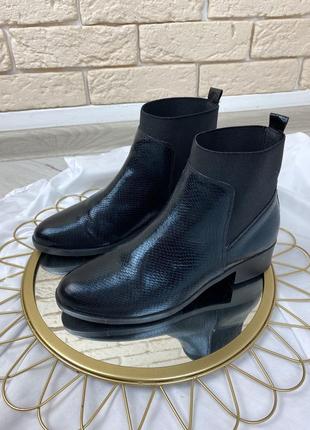 Черевики чорні