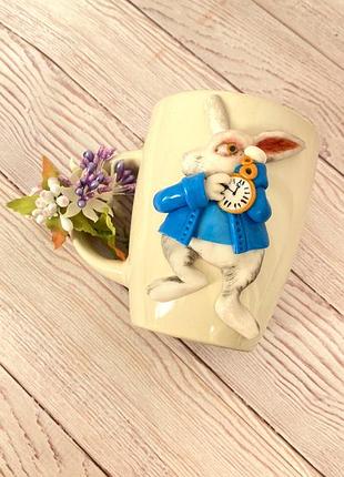 Чашка с кроликом из алисы