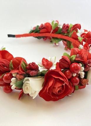 Віночок на голову з червоними і білими трояндочками6 фото
