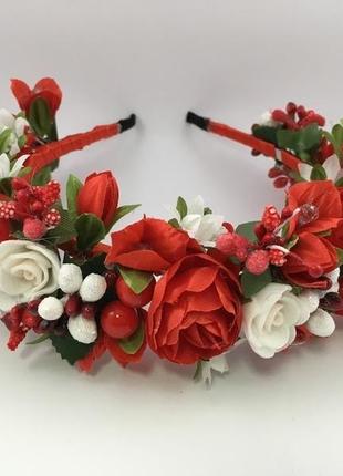 Віночок на голову з червоними і білими трояндочками2 фото