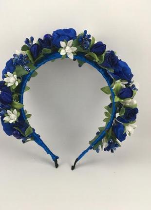 Вінок на голову з синіми і білими квітами2 фото