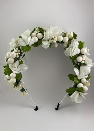Віночок з білими квітами8 фото