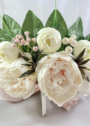 Віночок на голову з об'ємної рожево-молочної півонії