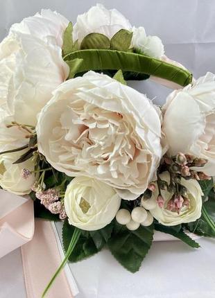 Віночок на голову з об'ємної рожево-молочної півонії