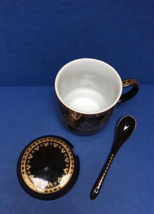 Чорна гуртка чашка з крышккой і ложкою для чаю 300 мл