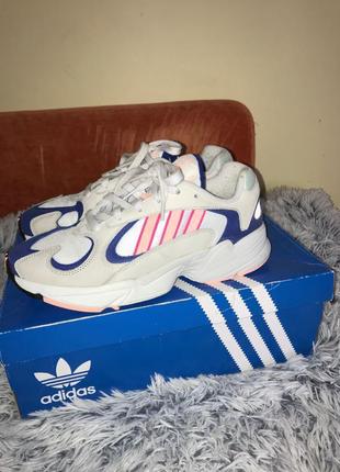 Кроси adidas yung 1