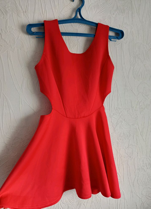 Нова сукня червоного кольору