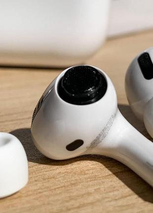 Apple airpods pro бездротові навушники з бездротовою зарядкою7 фото