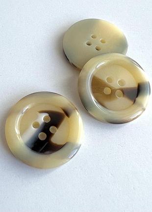 Пуговица  костюмная бортик коричневые пятнышки 4отв бежевая 25мм пластик