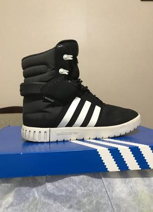 Оригінальні зимові черевики adidas breaker j