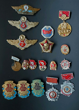 Значки зісту, різних років