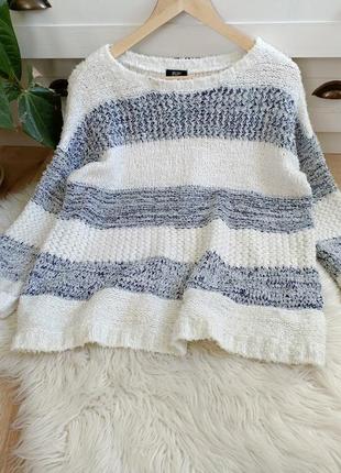 Смугастий светр від f&f, розмір м